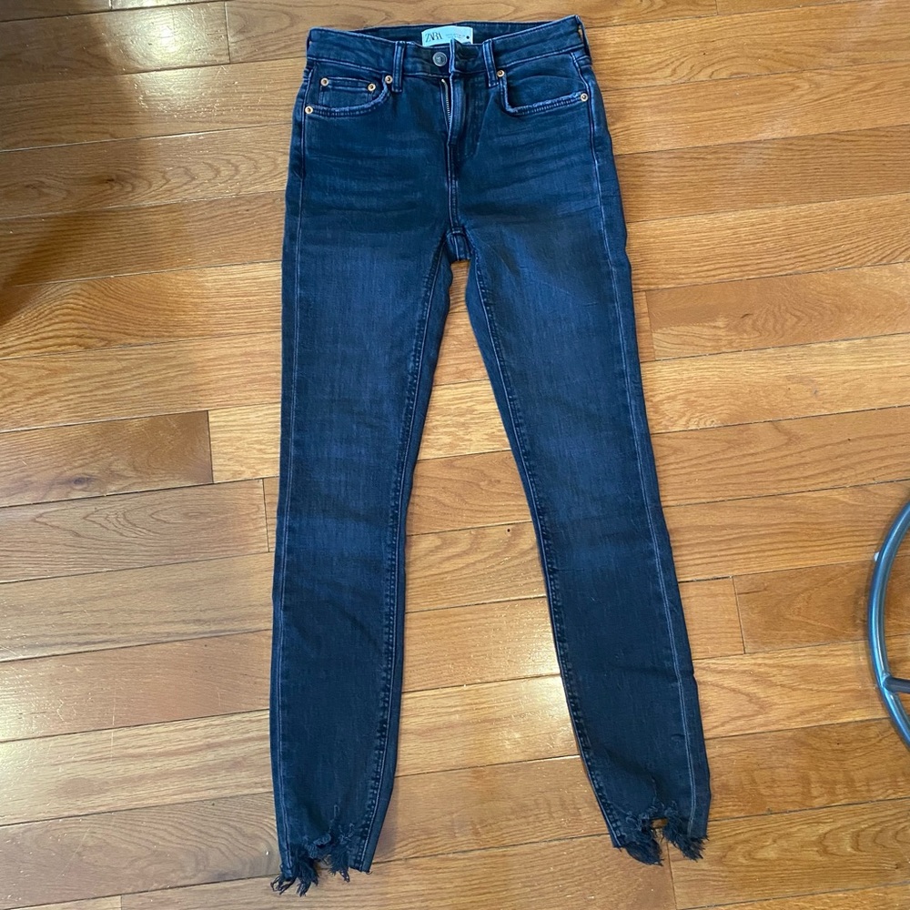 Zara The Skinny in Pearl Black Ripped Hem Jeans